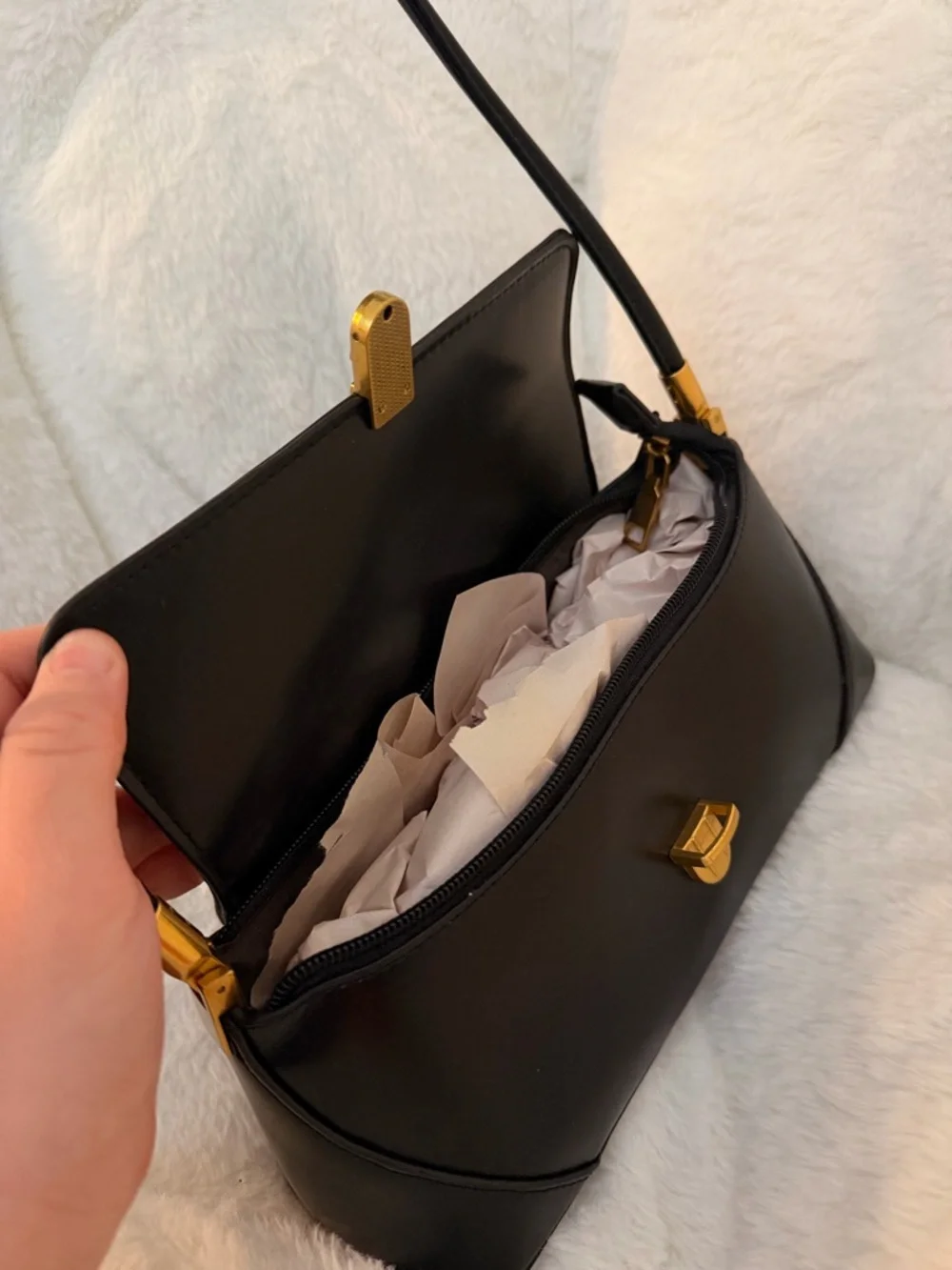 Classic Black Leather Shoulder Bag with Gold Hardware - Picture 5 of 5